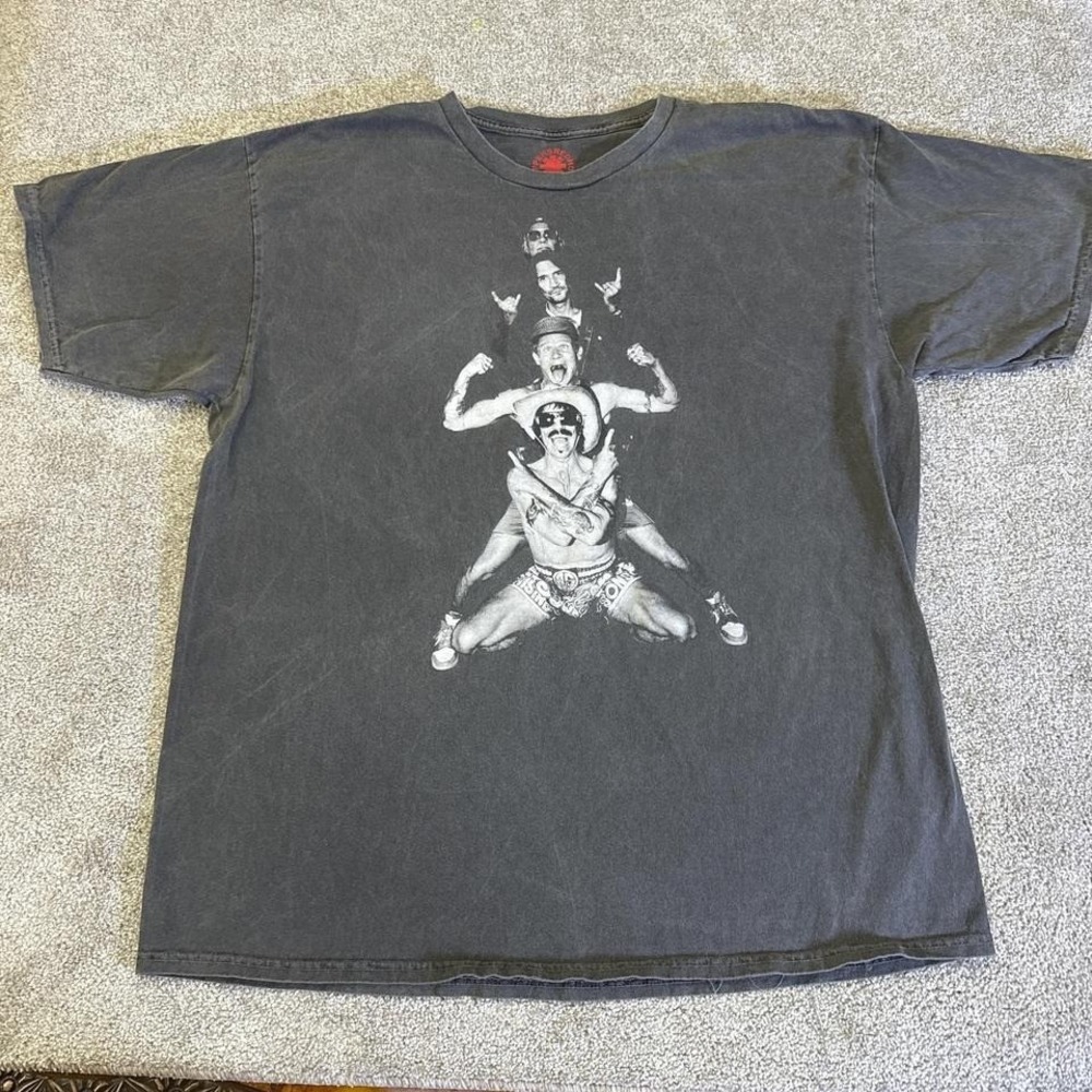 Red Hot Chili Peppers 2023 World Tour T-Shirt XL Vintage Fade